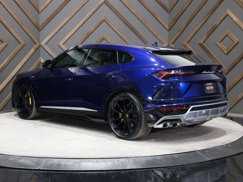 Used 2019 Lamborghini Urus AWD/4WD image 13