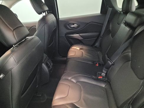 Used 2021 Jeep Cherokee Limited image 18