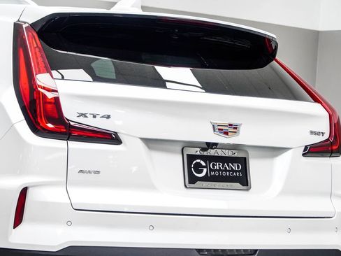 Used 2024 Cadillac XT4 Premium Luxury AWD/4WD image 13