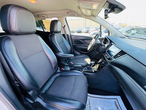 Used 2021 Buick Encore Preferred FWD image 16