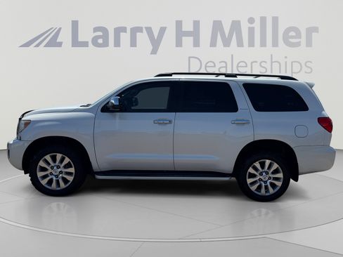 Used 2015 Toyota Sequoia Platinum AWD/4WD image 2