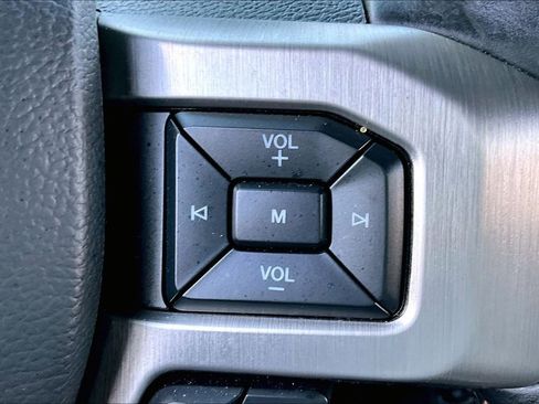 Used 2022 Ford F250 Platinum w/ FX4 Off-Road Package image 13