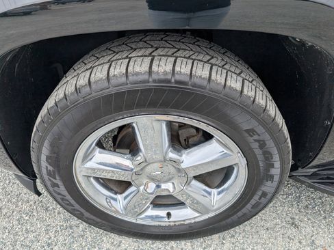 Used 2012 Chevrolet Tahoe LTZ image 12