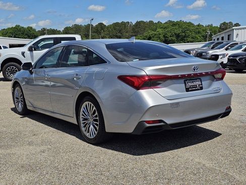 Used 2021 Toyota Avalon Limited w/ Advanced Safety Package FWD image 12