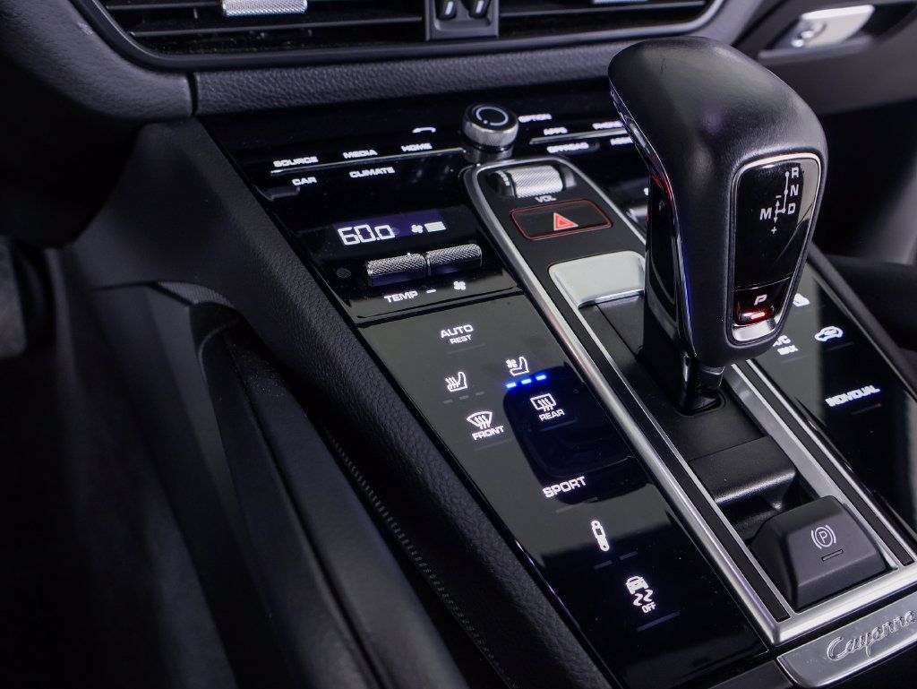 Certified 2023 Porsche Cayenne Platinum Edition AWD/4WD image 16