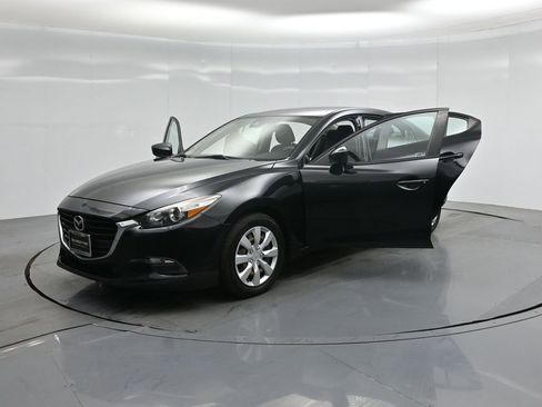 Used 2018 MAZDA MAZDA3 Sport image 26