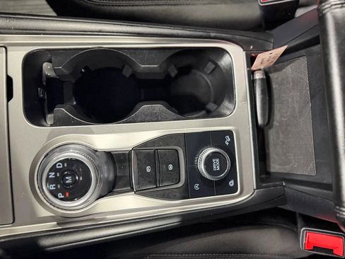 Used 2020 Ford Explorer XLT w/ Comfort Package image 22