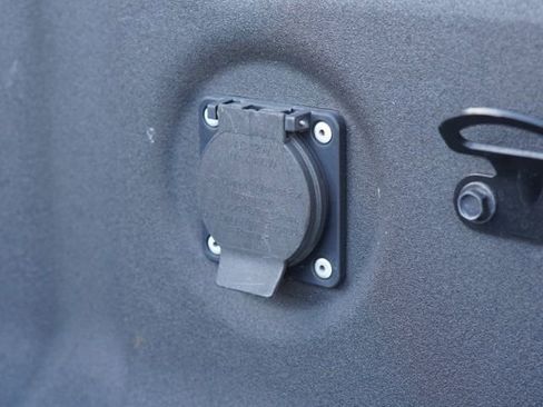 Used 2022 Nissan Frontier Pro-X w/ Pro-X Premium Package RWD image 12