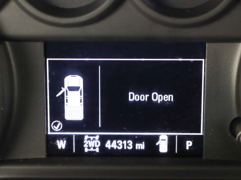 Used 2022 Chevrolet Silverado 2500 Custom w/ Custom Value Package image 16