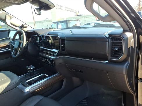 Used 2024 Chevrolet Silverado 1500 LT Trail Boss w/ LT Trail Boss Premium Package image 16