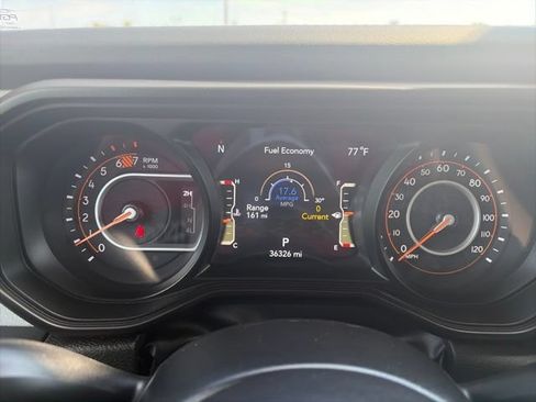 Used 2025 Jeep Wrangler Unlimited Sahara AWD/4WD image 20