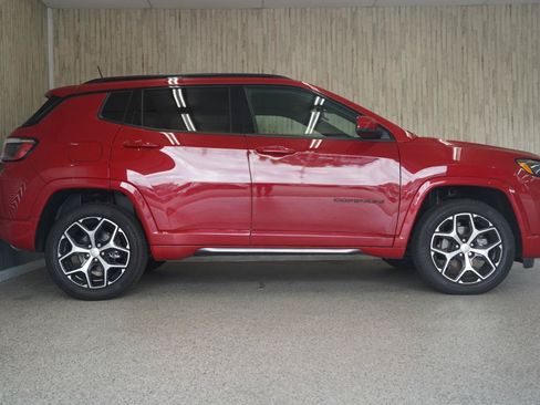 Used 2022 Jeep Compass Limited AWD/4WD image 6