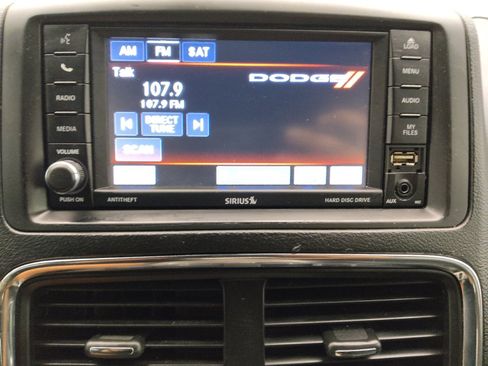 Used 2019 Dodge Grand Caravan SXT FWD image 25