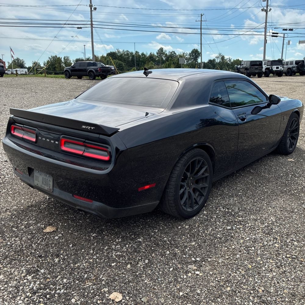 Used 2015 Dodge Challenger SRT Hellcat RWD image 3