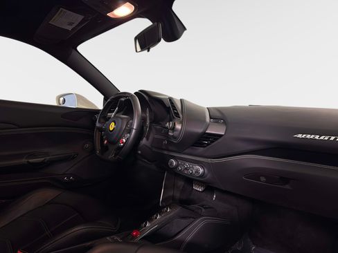 Used 2019 Ferrari 488 GTB RWD image 25