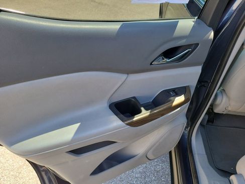 Used 2018 GMC Acadia SLE image 18