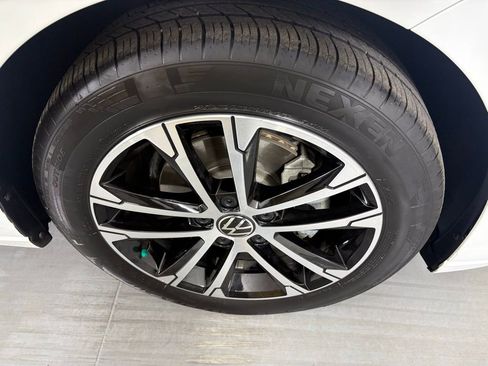 Used 2025 Volkswagen Jetta Sport FWD image 11
