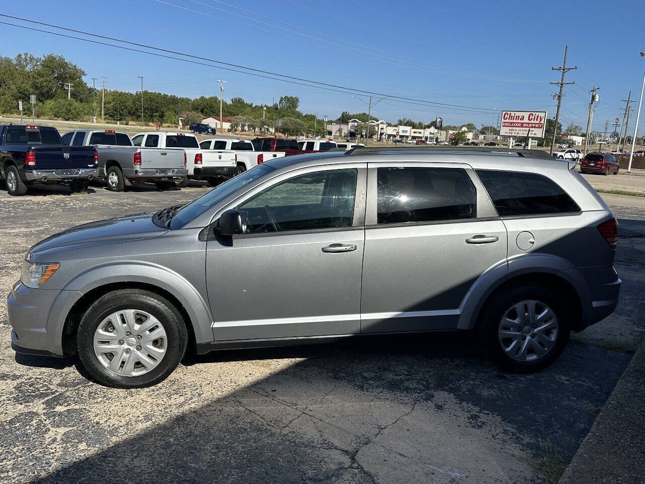 Used 2019 Dodge Journey SE FWD image 5