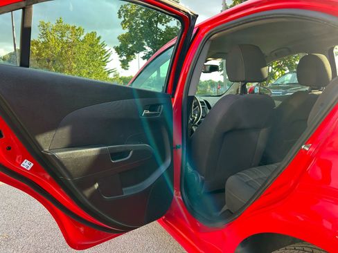 Used 2015 Chevrolet Sonic LT image 12