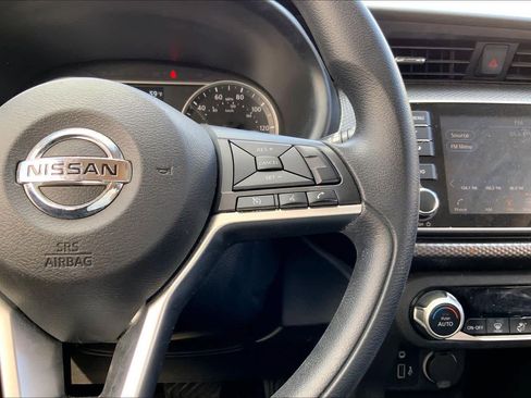 Used 2020 Nissan Kicks SV image 25
