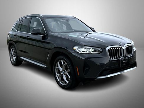Used 2022 BMW X3 xDrive30i w/ Premium Package 2 (ZPA) AWD/4WD image 3