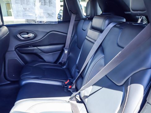 Used 2016 Jeep Cherokee Limited image 13