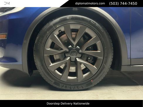 Used 2022 Tesla Model X image 36