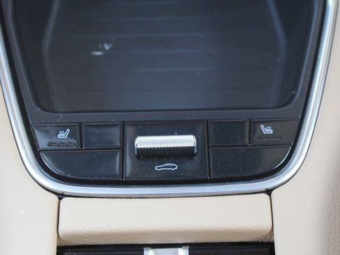 Used 2023 Porsche Panamera 4 image 31