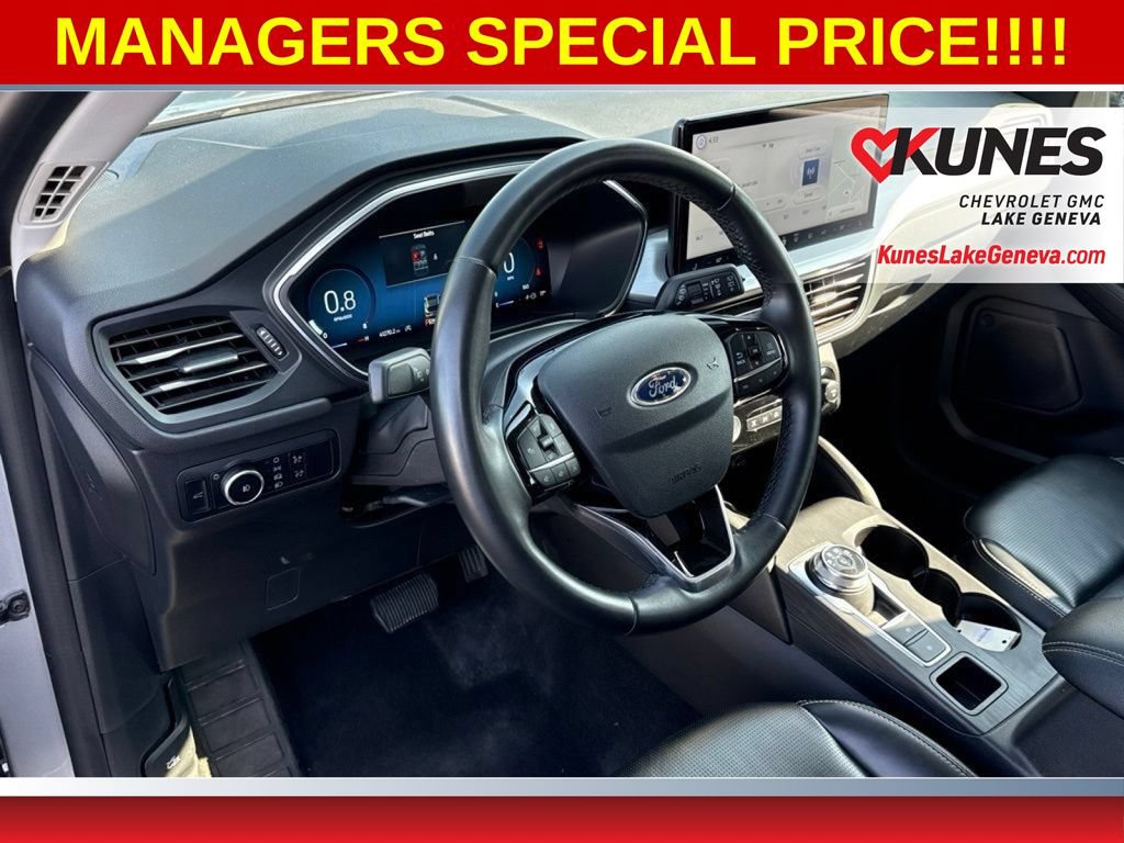 Used 2024 Ford Escape Platinum AWD/4WD image 28