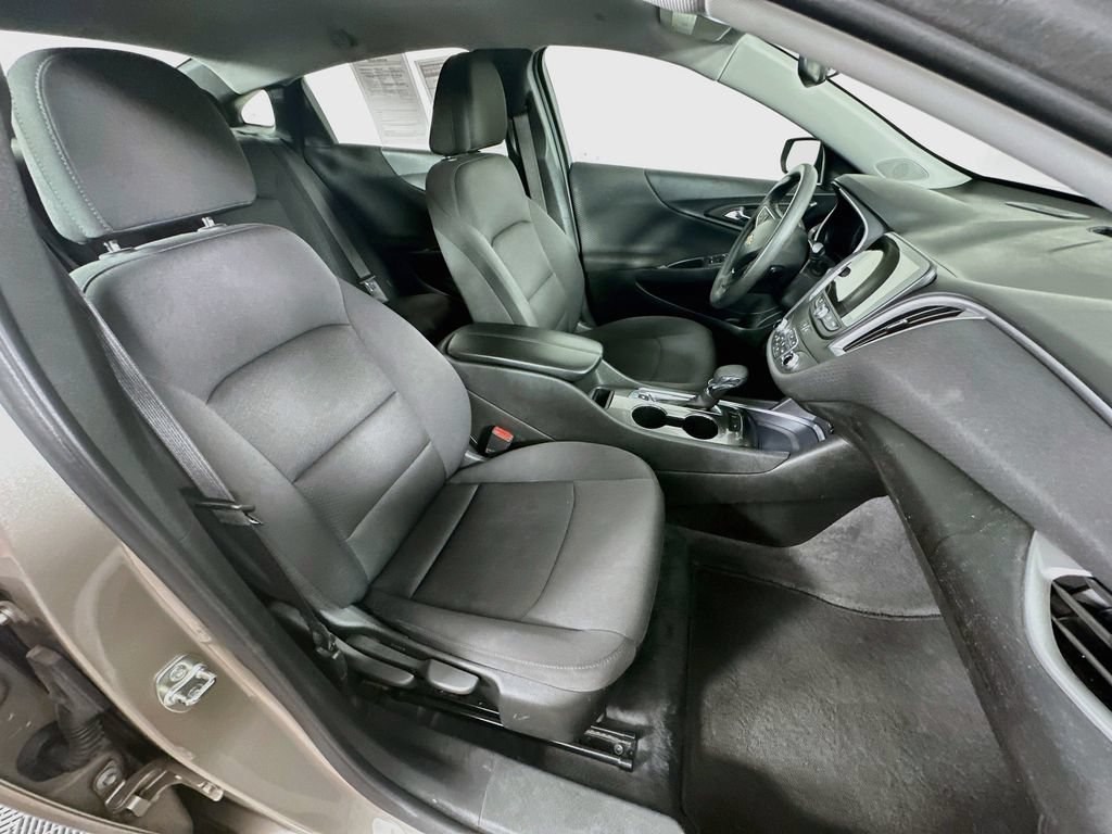 Used 2024 Chevrolet Malibu LT FWD image 35