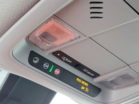 Used 2023 Chevrolet Equinox LT image 21