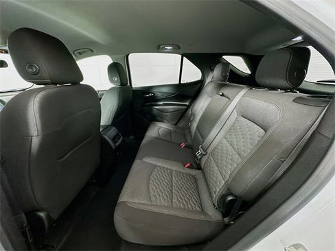 Used 2018 Chevrolet Equinox LT image 22