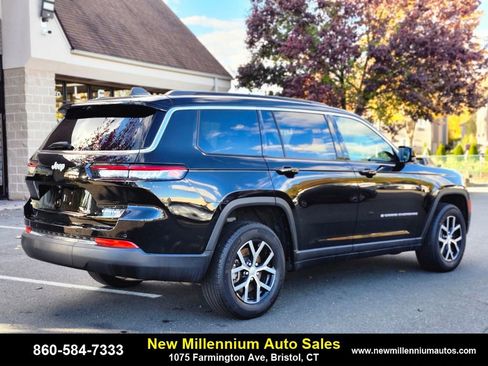 Used 2024 Jeep Grand Cherokee L Limited w/ Luxury Tech Group II image 5