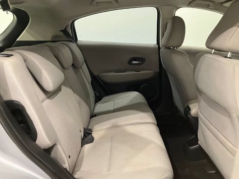 Used 2018 Honda HR-V LX image 35