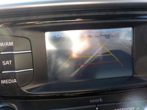 Used 2016 Kia Sorento LX w/ LX Convenience Package image 23