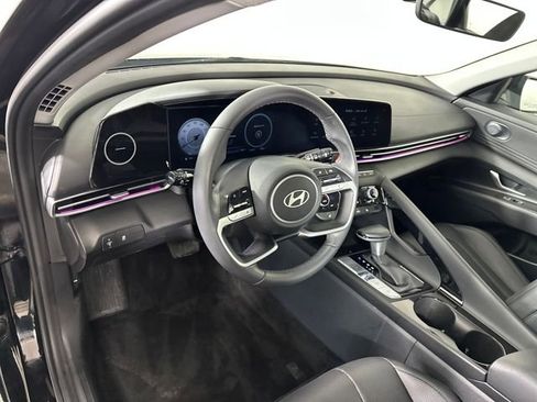 Used 2024 Hyundai Elantra Limited image 13