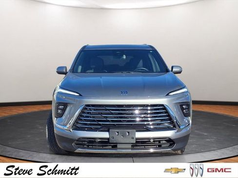 Certified 2025 Buick Enclave Preferred image 35