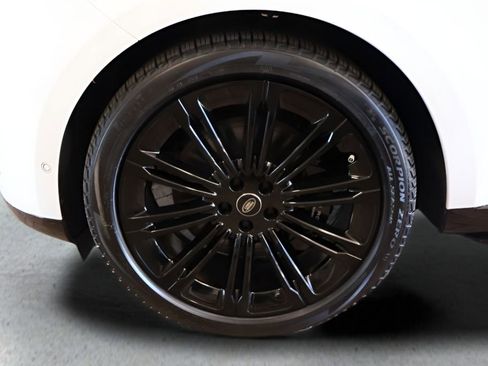 Used 2024 Land Rover Range Rover Autobiography image 8