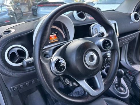 Used 2016 smart fortwo pure image 7