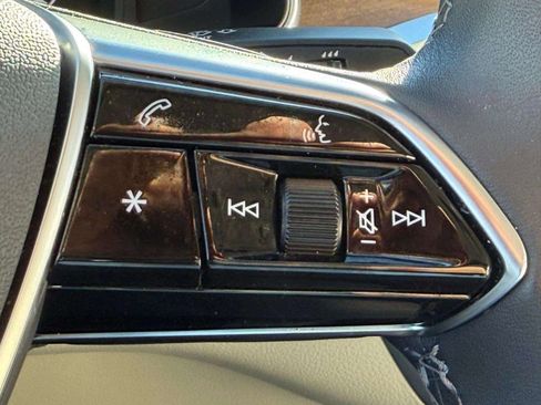 Used 2025 Audi A6 Premium Plus w/ Premium Plus Package image 38