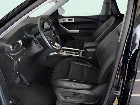 Used 2021 Ford Explorer Limited w/ Equipment Group 301A image 23