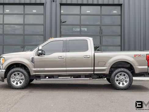 Used 2019 Ford F350 Lariat w/ Lariat Ultimate Package AWD/4WD image 4