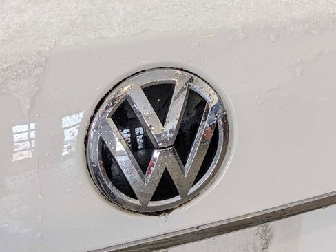 Used 2018 Volkswagen Passat 2.0T SE image 11