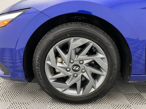 Used 2024 Hyundai Elantra SEL image 41