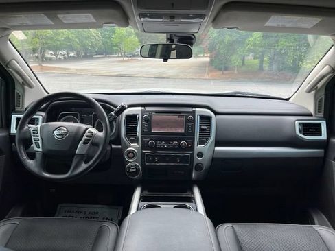 Used 2019 Nissan Titan PRO-4X AWD/4WD image 25