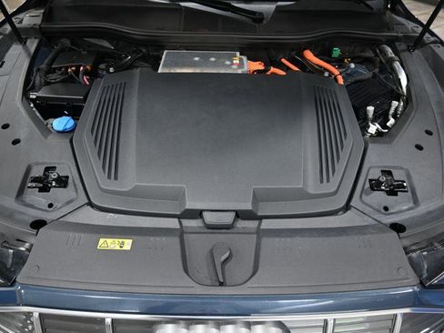 Used 2020 Audi e-tron Prestige w/ Prestige Package image 38