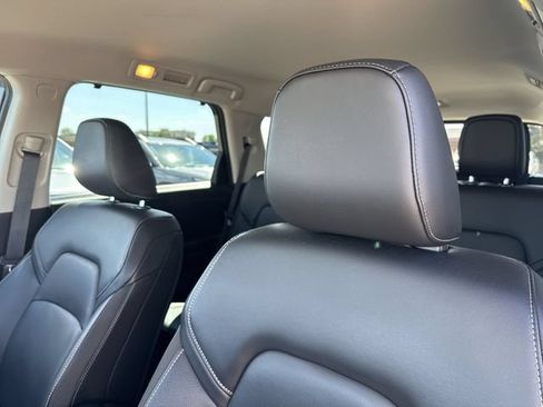 Used 2025 Nissan Pathfinder SL w/ Cargo Package AWD/4WD image 13