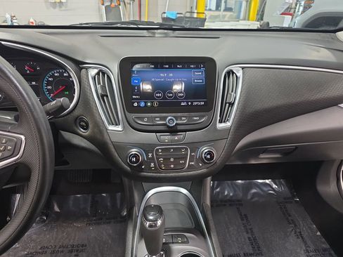 Certified 2020 Chevrolet Malibu LT image 19