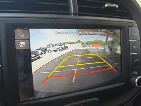 Certified 2025 Kia Soul LX w/ LX Technology Package FWD image 13