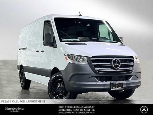 Used 2025 Mercedes-Benz Sprinter 2500 image 1